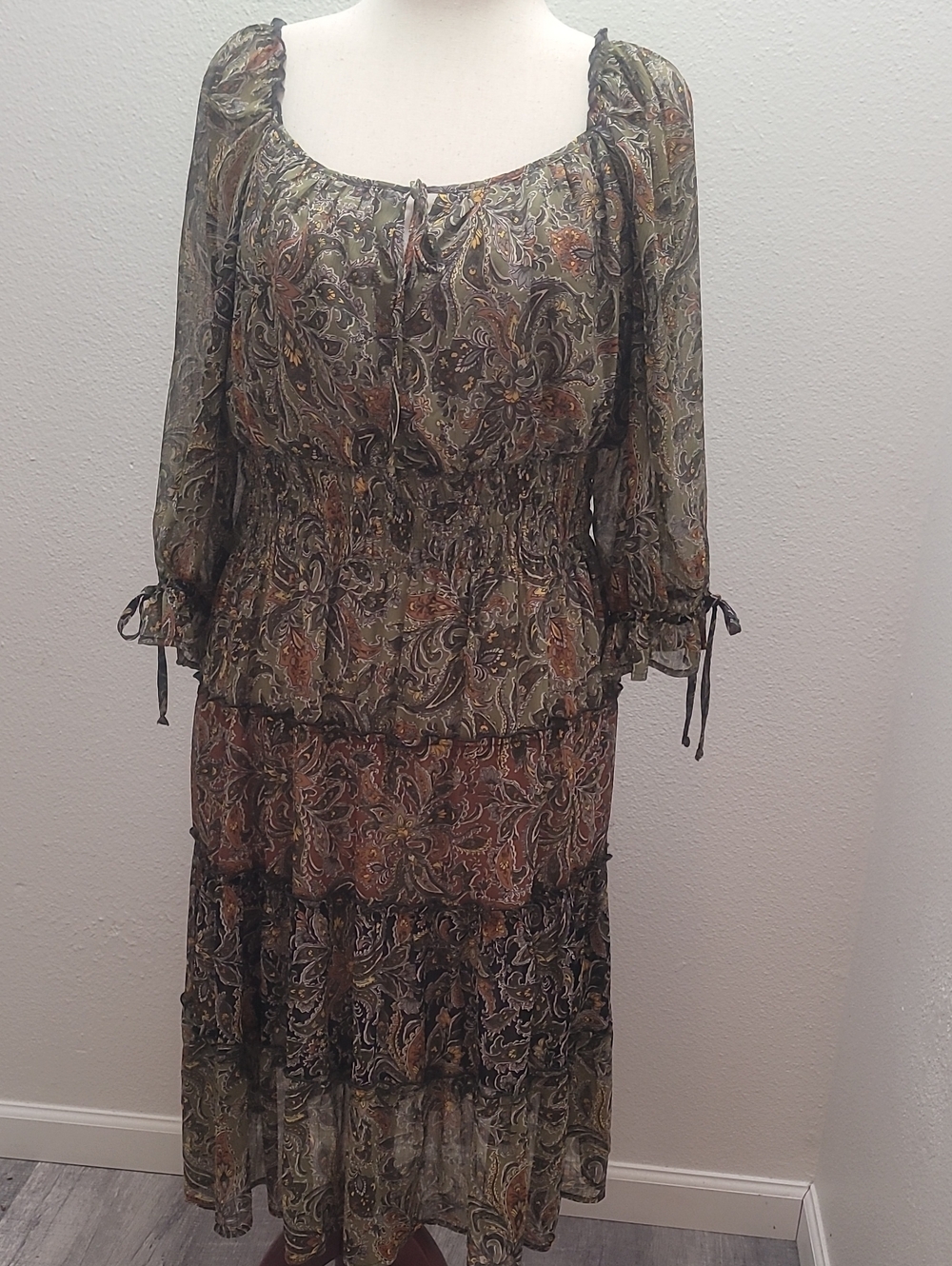 NWOT Fig and Flower Olive Paisley Tiered Midi Dress